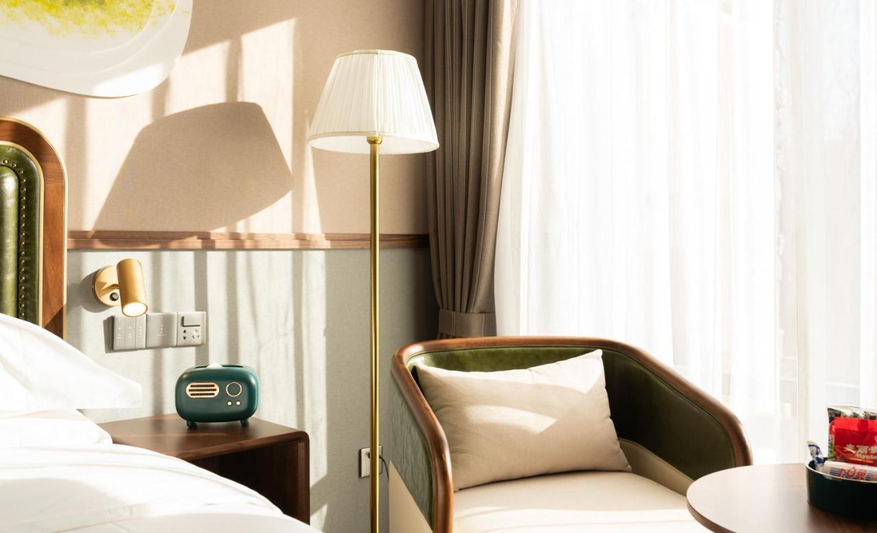 Nost Algia S Hotel Near Beijing Cbd - Cctv, China Zun, Skp And Sanlitun, Tian'Anmen Square, Forbidden City, Free Daily Necessities, Free Night Snack, Free Laundry, English Communication Well, Free Travel Advice , Free Gymnastic, Eksteriør bilde