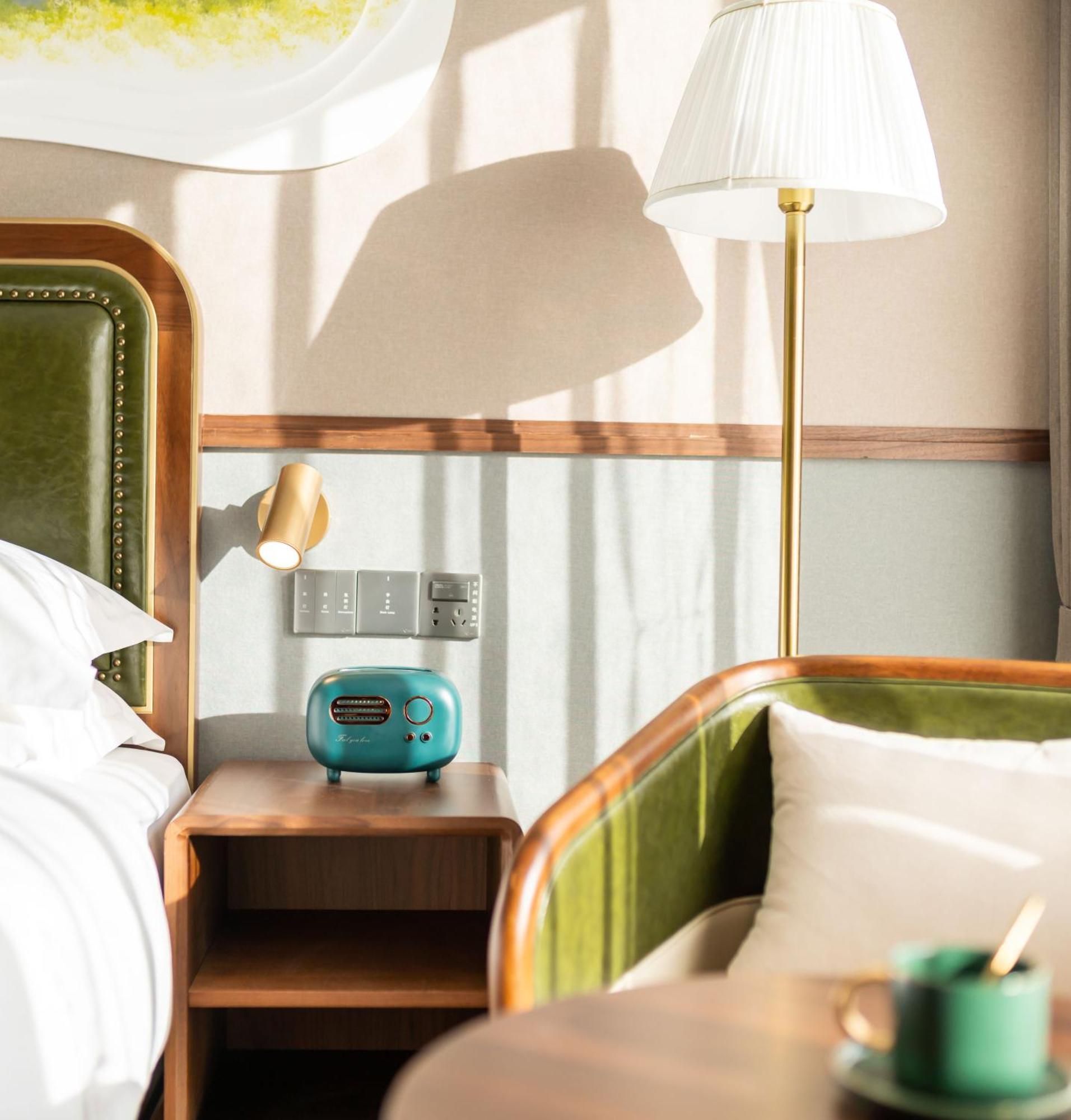 Nost Algia S Hotel Near Beijing Cbd - Cctv, China Zun, Skp And Sanlitun, Tian'Anmen Square, Forbidden City, Free Daily Necessities, Free Night Snack, Free Laundry, English Communication Well, Free Travel Advice , Free Gymnastic, Eksteriør bilde